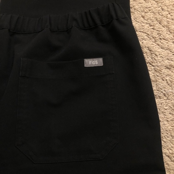 FIGS Pisco Basic Scrub Pants in Black Medium and Large - Picture 6 of 9